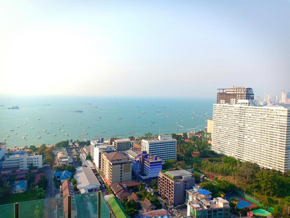 The Base Horizon Central Pattaya Exterior photo