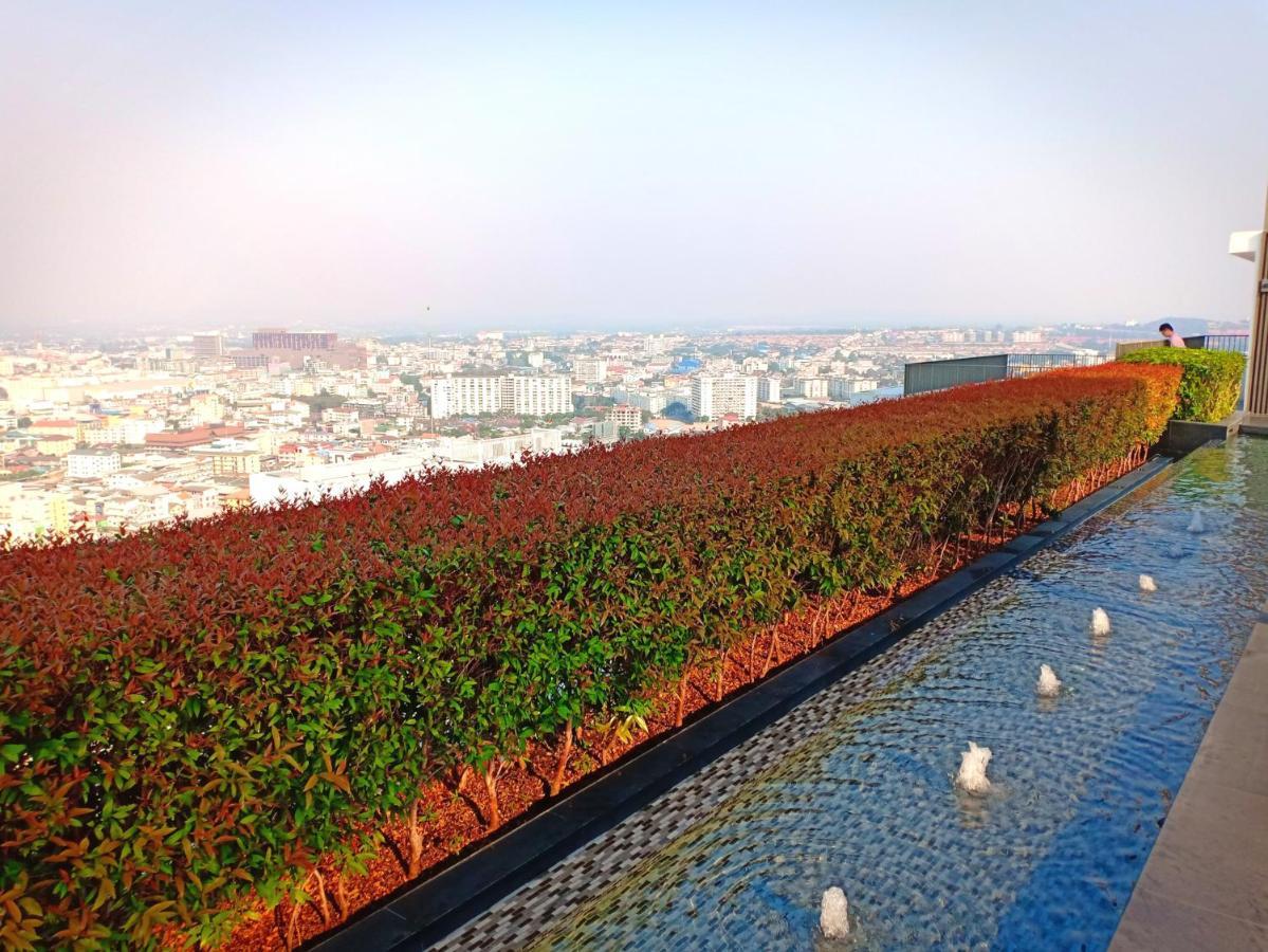 The Base Horizon Central Pattaya Exterior photo